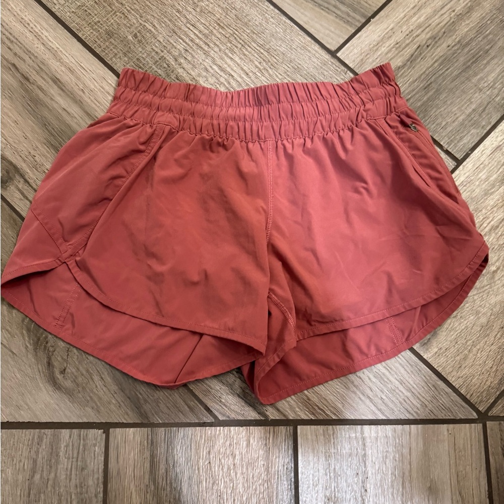Lululemon hotty hot 4” size 10 mauve